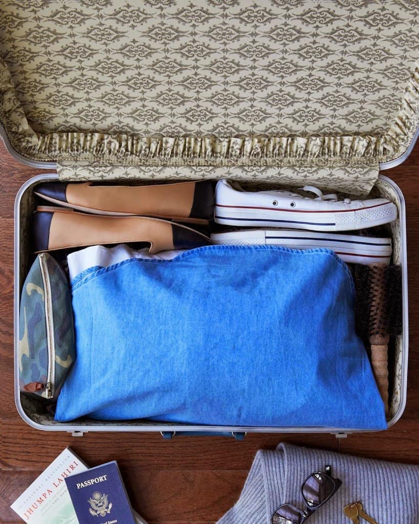 Packing Clothes without Wrinkles - These indispensable travel packing tips we’ve assembled will make your packing and unpacking much more efficient and help you stay super organized while on vacation. Now you’re set to travel like a pro!