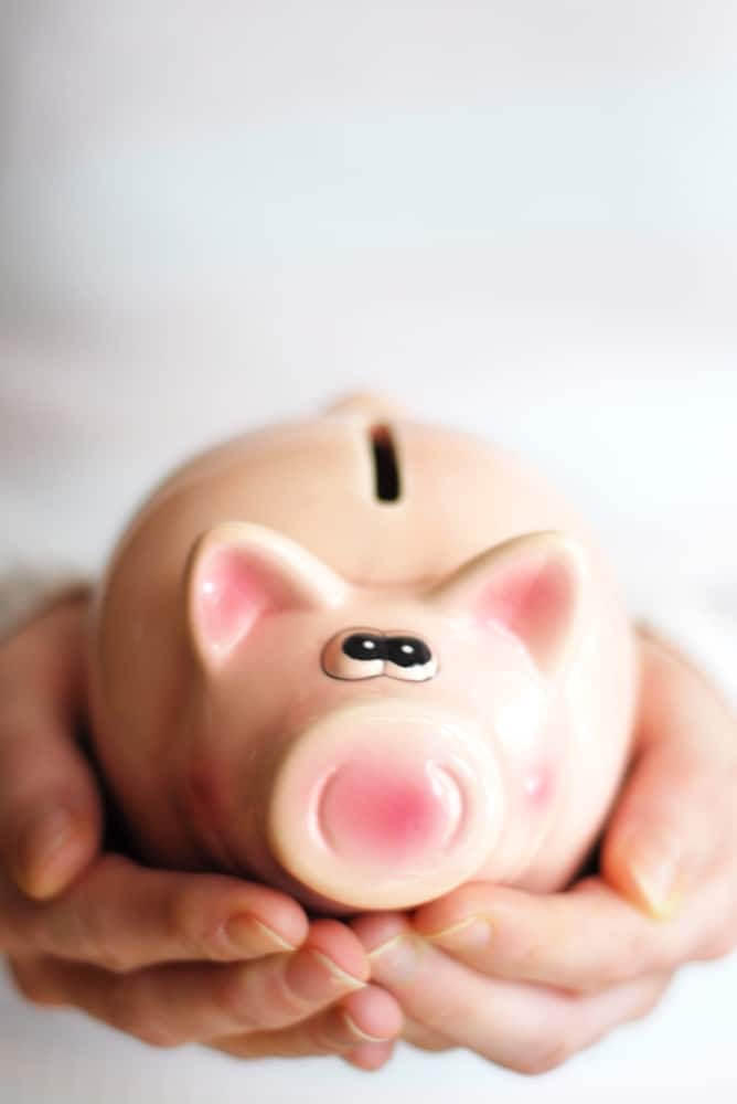 piggy bank saving to get out of debt