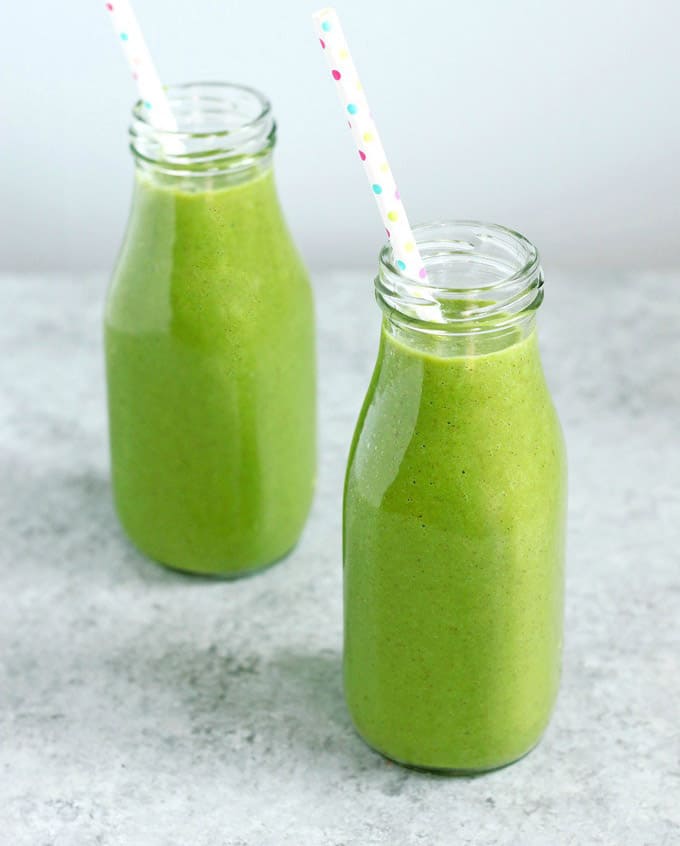 Super Green Cleansing Smoothie - easy smoothie recipes