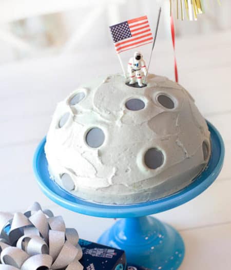 moon landing space cake - kids birthday cake ideas
