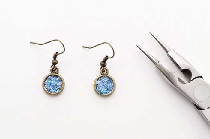Sparkling Glitter Druzy Earrings - beginner jewelry projects