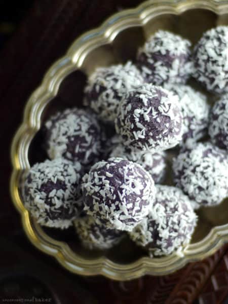 Blueberry Coconut Bliss Balls - gluten-free desserts