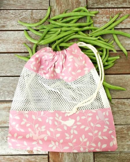 Check out these 17 easy drawstring bag patterns to sew in one hour or less. Soon you'll be making drawstring bags like crazy with these fantastic tutorials.