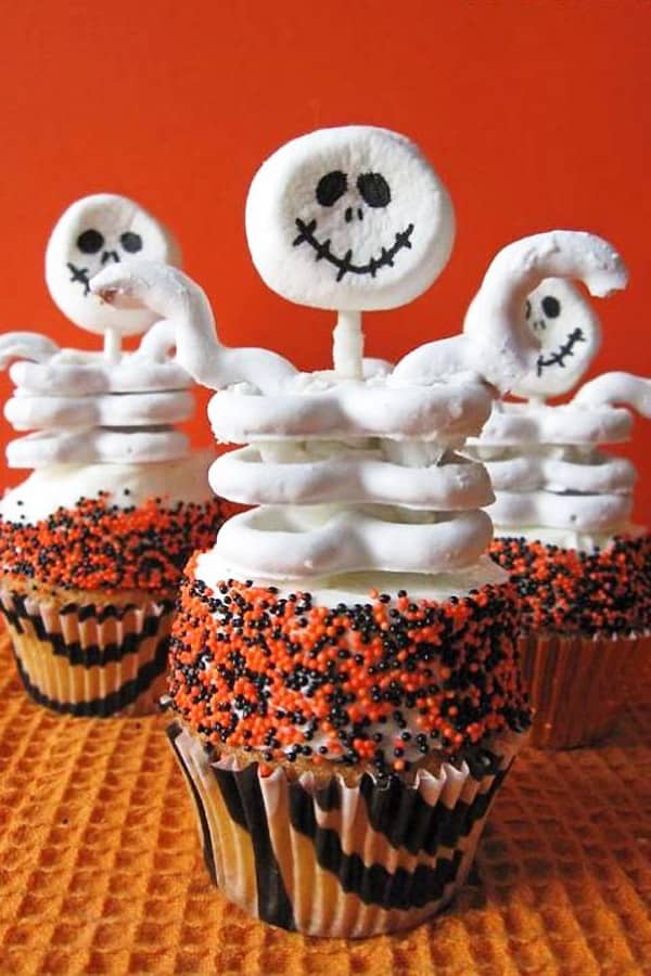 Skeleton Cupcakes - cupcake decorating ideas