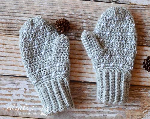 Snowfall - crochet mittens