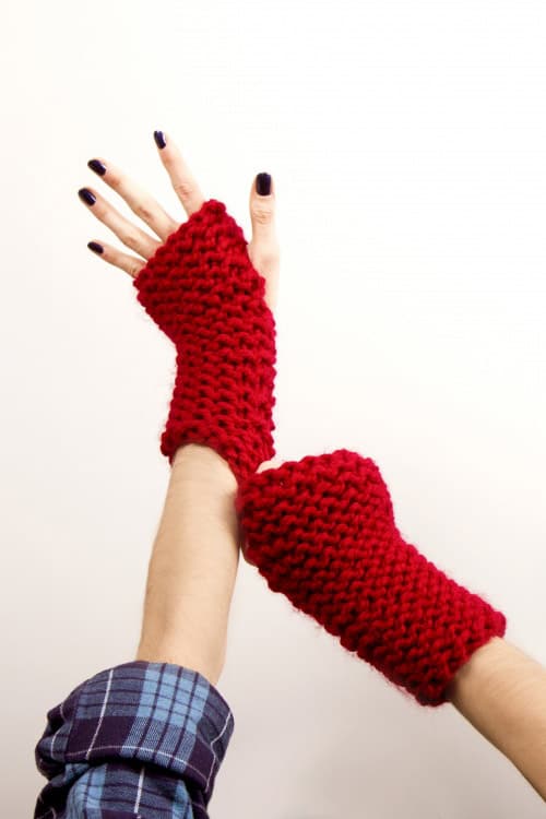 Knockout Fingerless Gloves - one-skein knitting patterns