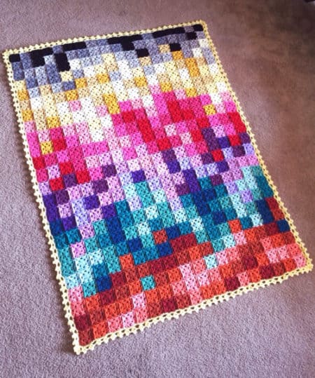 Pixelated - crochet baby blanket