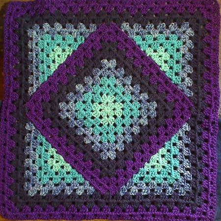 Squared Diamond - crochet baby blanket