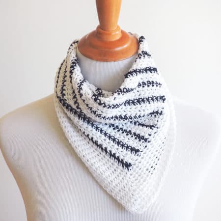  The Striped Neck Scarf is so chic and will have you daydreaming of French countrysides. #crochetscarf #crochetpattern #crochetlove #crochetaddict