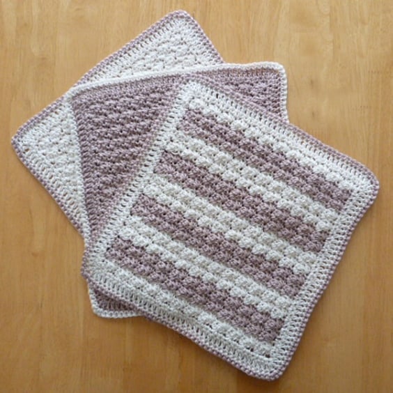 Cotton Dishcloth - These crochet dishcloth patterns are all free and are so different from each other. Test your creativity with one of these brilliant dishcloth patterns. #CrochetDishclothPatterns #CrochetPatterns #DishclothPatterns