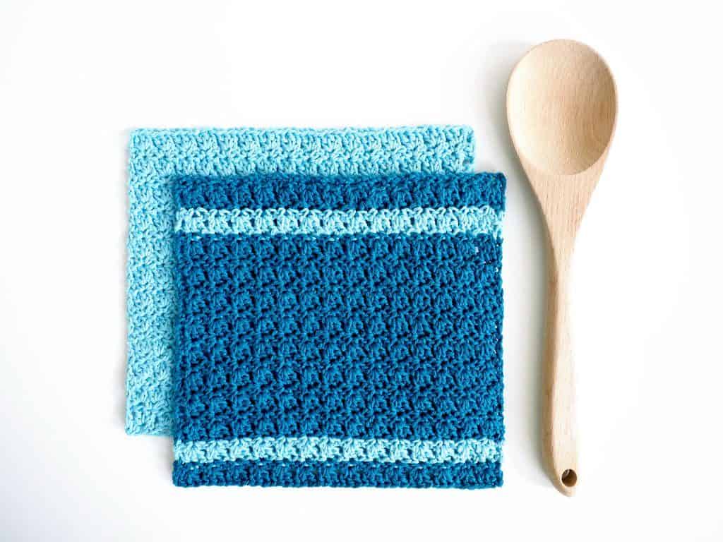 Primrose Dishcloth - These crochet dishcloth patterns are all free and are so different from each other. Test your creativity with one of these brilliant dishcloth patterns. #CrochetDishclothPatterns #CrochetPatterns #DishclothPatterns