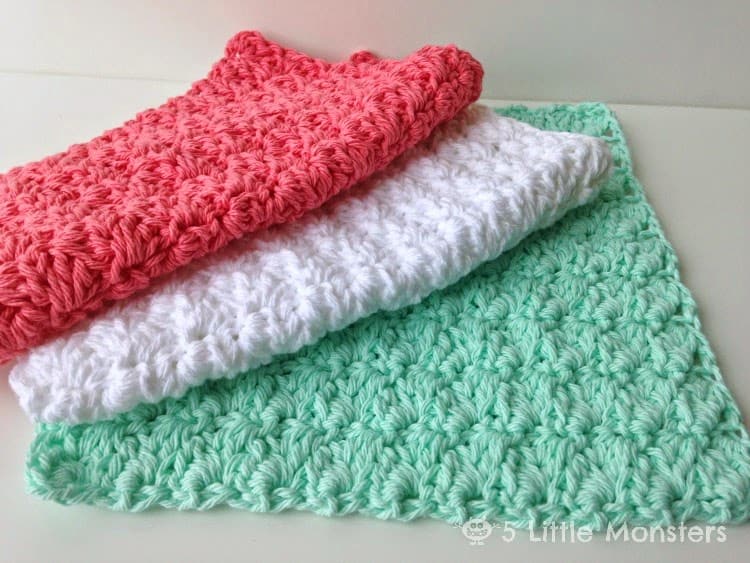 Sedge Stitch Dishcloth - These crochet dishcloth patterns are all free and are so different from each other. Test your creativity with one of these brilliant dishcloth patterns. #CrochetDishclothPatterns #CrochetPatterns #DishclothPatterns