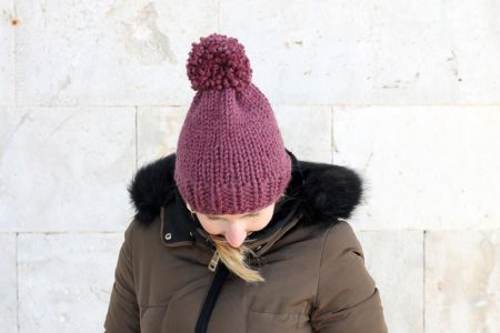 Easy Knit Hat - These 23 easy knitting patterns for hats are a perfect starting place for beginners, and they’re fun to do for even seasoned knitters. #knittingpatterns #knithatpatterns