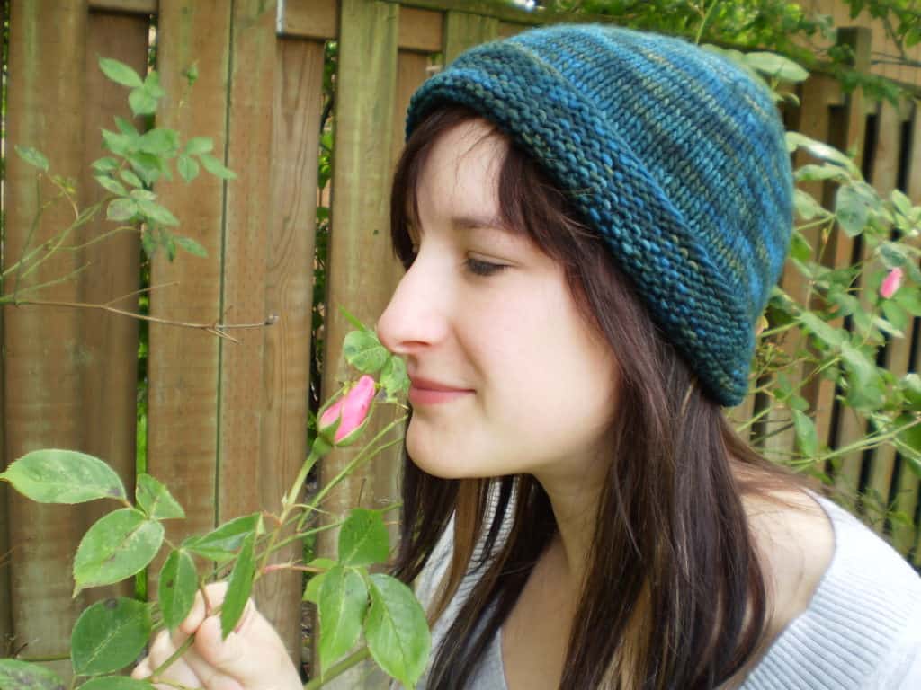 The Noob Hat - These 23 easy knitting patterns for hats are a perfect starting place for beginners, and they’re fun to do for even seasoned knitters. #knittingpatterns #knithatpatterns