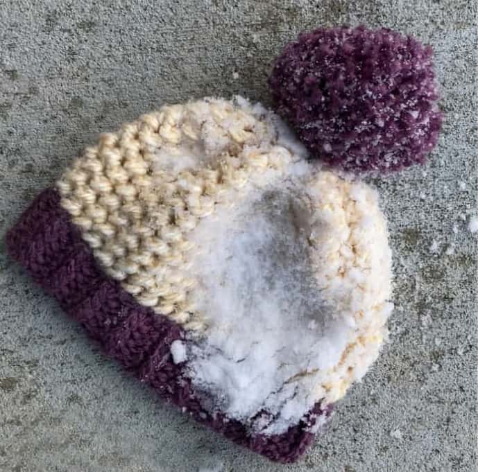 Love This Chunky Crochet Hat - These 26 crochet winter hat patterns are perfect to create a winter hat accessory that you love and can rely on. #crochetwinterhat #crochetpatterns #crochethatpatterns